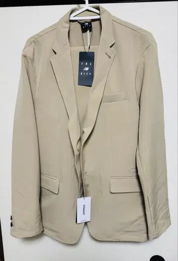 택 포함 새상품 NEW BALANCE THE CITY 상하의 세트