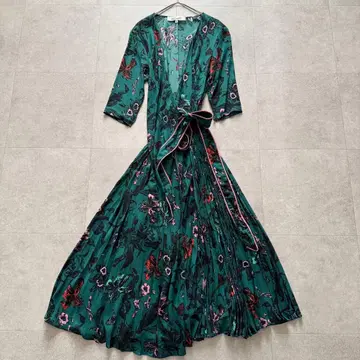 최근 모델 다이앤 폰 파스텐버그 랩 원피스 플리츠 꽃무늬