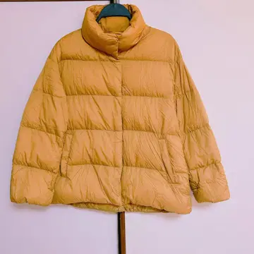 유니클로 울트라 라이트 다운 수납 봉투 포함 M