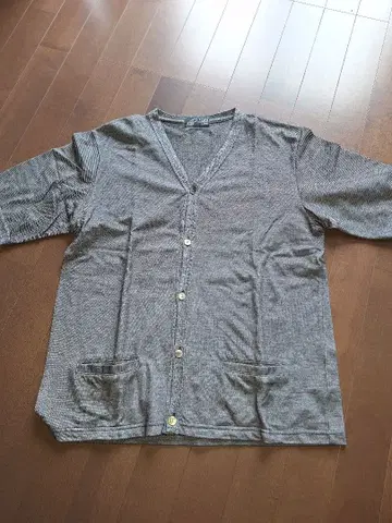 BEAMS 그레이 버튼 가디건 L 사이즈