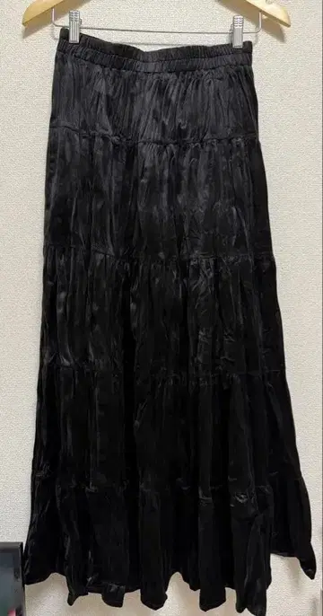 벨로아 플레어 롱 스커트 블랙