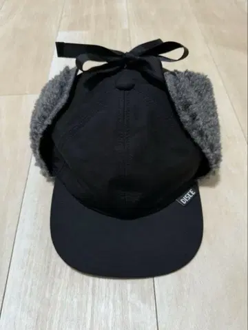 DISCE 플라이트 캡 리본 블랙