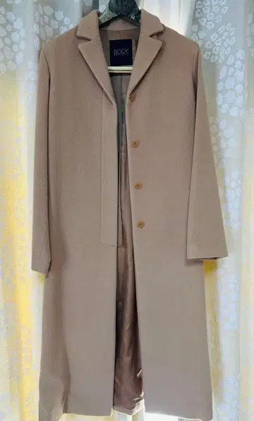 컨디션 최상 Body Dressing 베이지 롱 코트