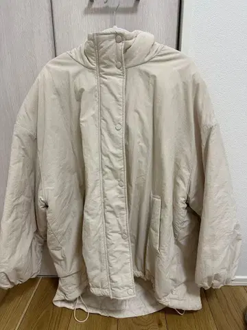 select MOCA 볼륨 실루엣 패딩 자켓 아이보리