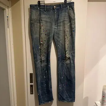 SOPH.NET 페인트 가공 라이트 블루 슬림 핏 데님