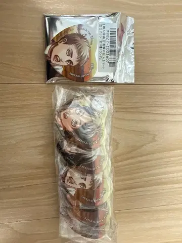 [진격의 거인] 1주년 Anniversary 혜택 캔뱃지 6개 세트