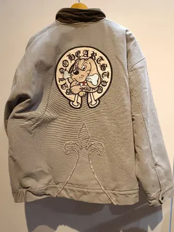 갈피 자수 디자인 그레이 자켓