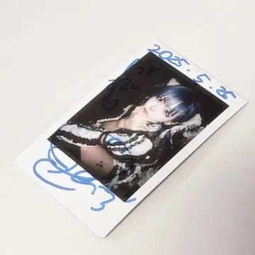 가상으로 사용된 사인 있음 폴라로이드