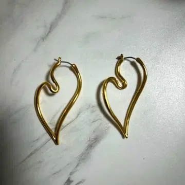 반돔 부티크 골드 도금 하트형 후프 귀걸이