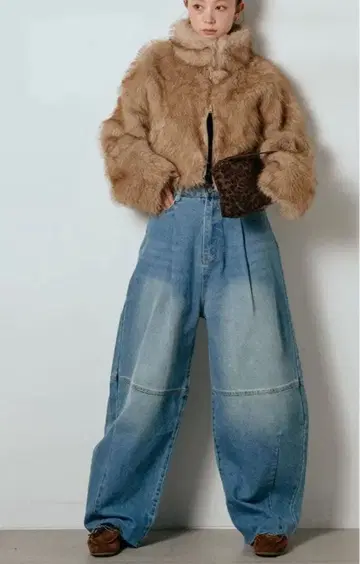 가공 데님 턱 코쿤 와이드 팬츠 블루/esica 에시카 같은 형태