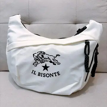 일비종떼 숄더백 화이트