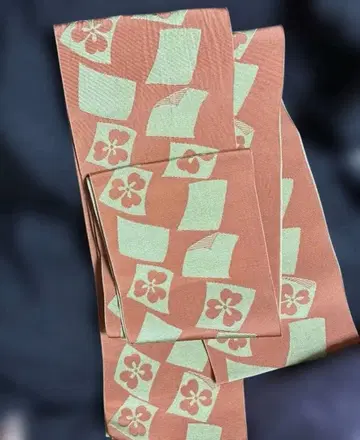 전통적인 빨간색과 그린 꽃무늬 반 오비, 새상품, 새상품급