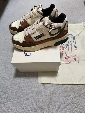 새상품, 미사용 AUTRY CLC LOW WOM 37