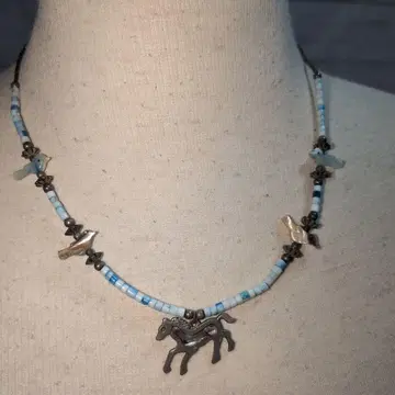 페티쉬 목걸이 말과 새 모티브 멀티 컬러 목걸이