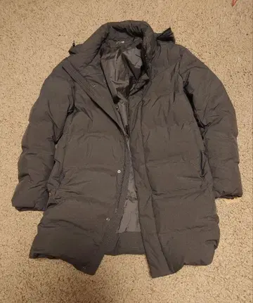 [새상품급] 유니클로 심리스 다운 코트 남성용 M