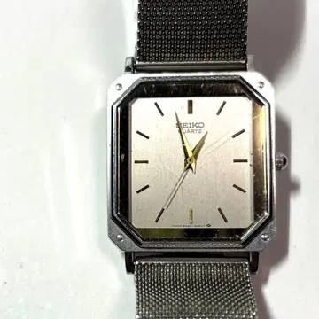 세이코 스퀘어 워치 9022-504A