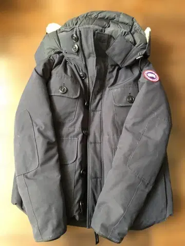 CANADA GOOSE L 사이즈