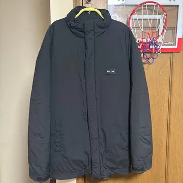 RVCA 블랙 다운 자켓