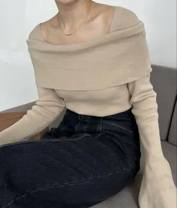오프숄더풍 스퀘어 니트