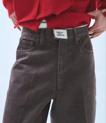 common gull products. 가운데 있는 산의 팬츠