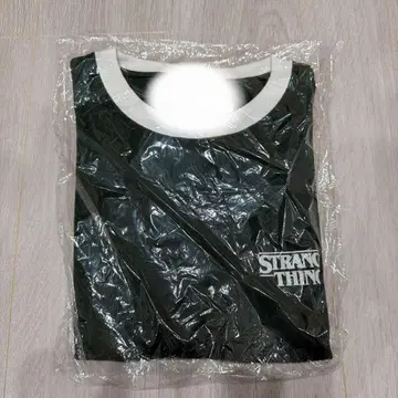 스트레인저 씽스 콜라보 프린트 T셔츠 시즌 2