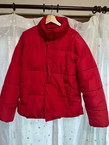 WEGO 빨간색 다운 자켓 M 사이즈