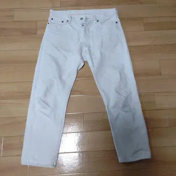 Ordinary fits 화이트 데님