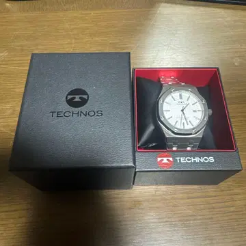 거의 새것 TECHNOS 실버 손목시계