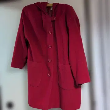 후드 부착 빨간색 울 코트