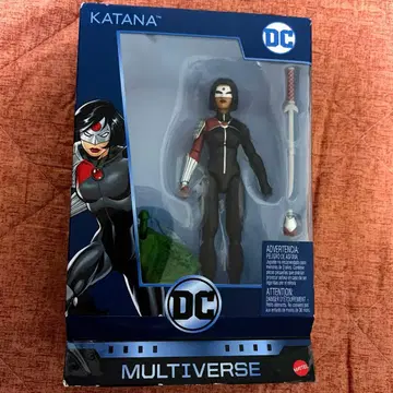 DC 리버스 카타나 피규어