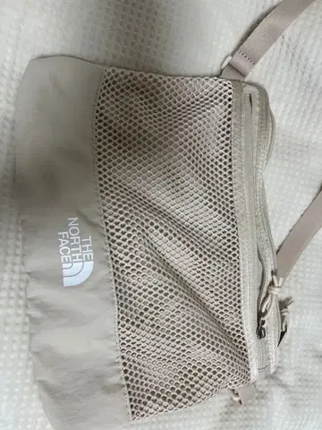 THE NORTH FACE 메쉬 숄더백 베이지