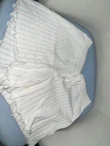 젤라또피케 화이트 리브 편직 숏팬츠