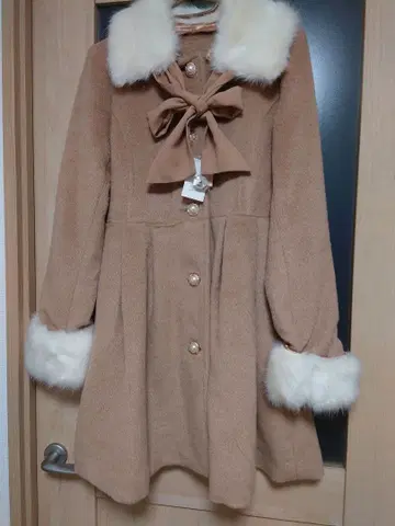 리즈리사 리본 퍼 롱 코트 새상품 마이멜로디 콜라보 카멜