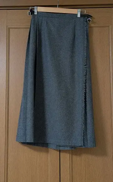 오닐 오브 더블린 울 폴리 소재 스커트