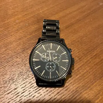 NIXON 블랙 크로노그래프 시계