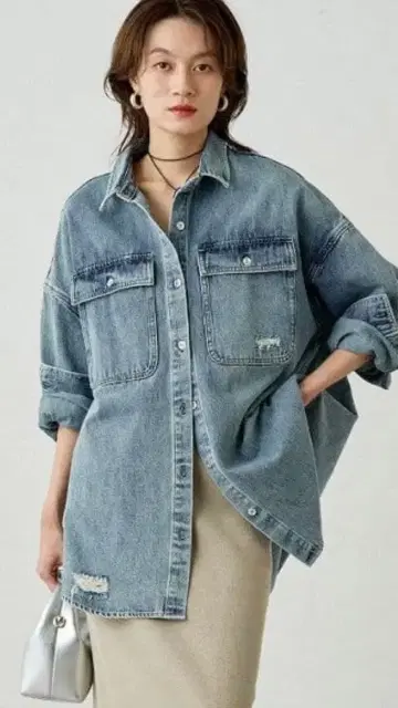 LOUNGEDRESS 라이트 블루 데님 셔츠