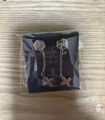 여왕벌 귀걸이 10 굿즈