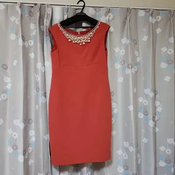 GRACE CONTINENTAL 슬리브리스 원피스