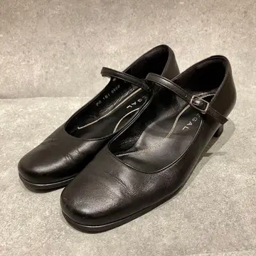 [ 새상품급 ] REGAL 리갈 메리제인 스트랩 펌프스 [ 22.0 ]