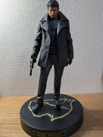 바이오하자드 빌리지 크리스 레드필드 피규어