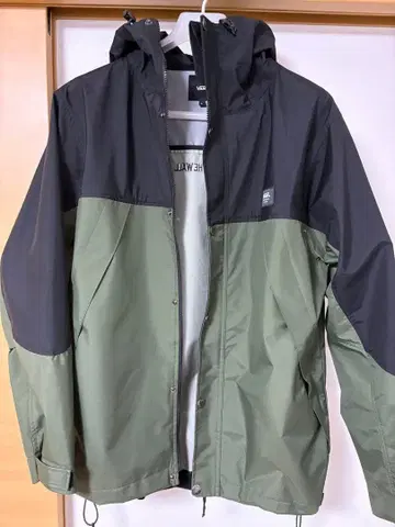 VANS 후드 부착 나일론 자켓 L 사이즈