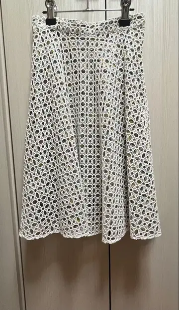 질스튜어트 시스루 플레어 스커트 화이트