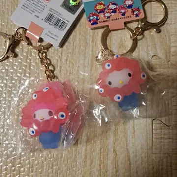 미야쿠미야쿠 콜라보 산리오 캐릭터 클리어 키링 2개 세트