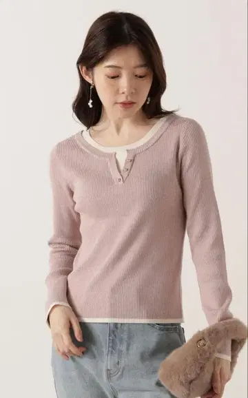 [ 새상품 ] 프로포션 바디 드레싱 레이어드 스타일 헨리넥 니트