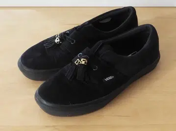 VANS ERA TASSELE 에라 태슬 슬립온 스니커즈