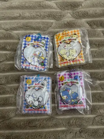 산리오 바스락 프레이크 씰풍 참 4개 세트