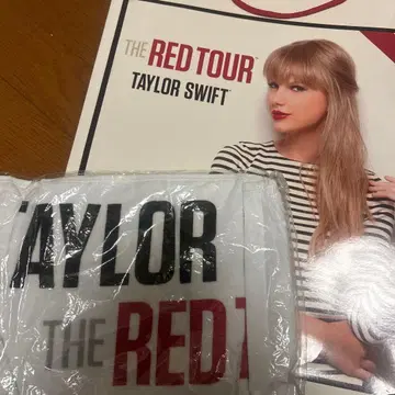 Taylor Swift THE RED TOUR 타월