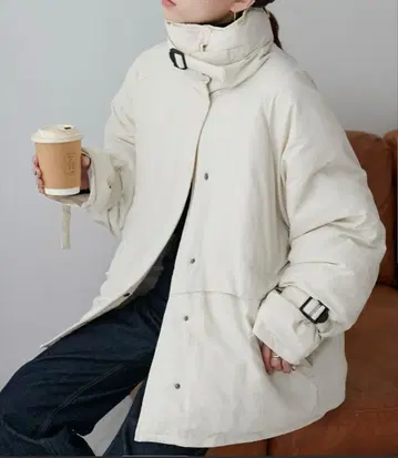 오버 사이즈 화이트 다운 자켓