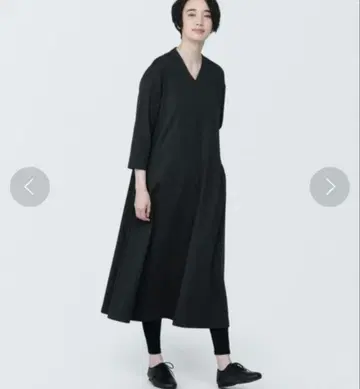 미사용 새상품! 무인양품! 블랙 V넥 롱 원피스 7부 소매