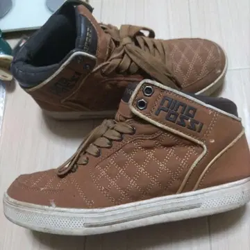 MINA FORSI 브라운 하이컷 스니커즈